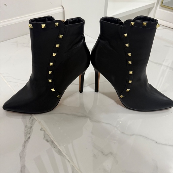 Nicole Miller New York Black Studded Boots Size 7 1/2 - Picture 1 of 6